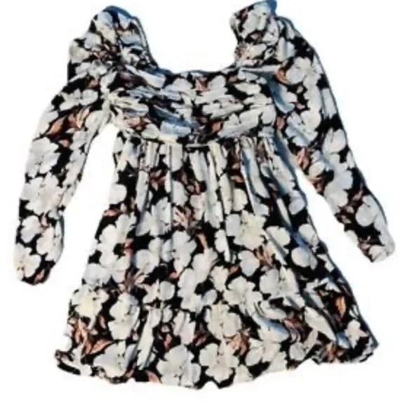 Abercrombie & Fitch Black and White Floral Blouse size extra small new with tags - Picture 2 of 9